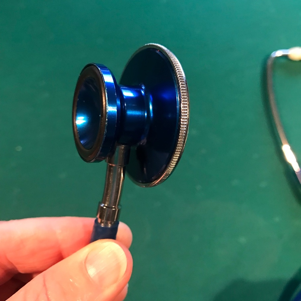 Stethoscope is lightweight, blue and works great - Picture 3 of 6